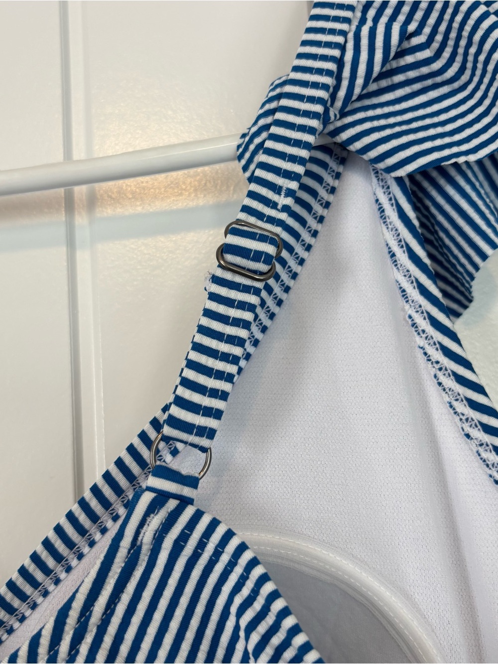 Time and Tru Women's Navy & White Striped Ruffle One-Piece Swimsuit Size 1X - Picture 4 of 6